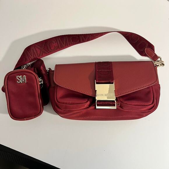Steve Madden Handbags - Steve madden red crossbody bag